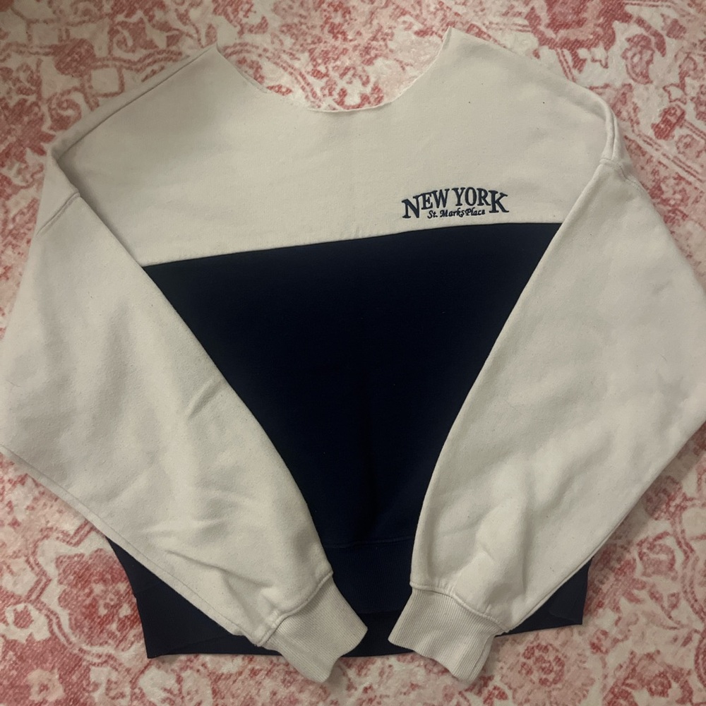 New york boat neck white and navy sweater